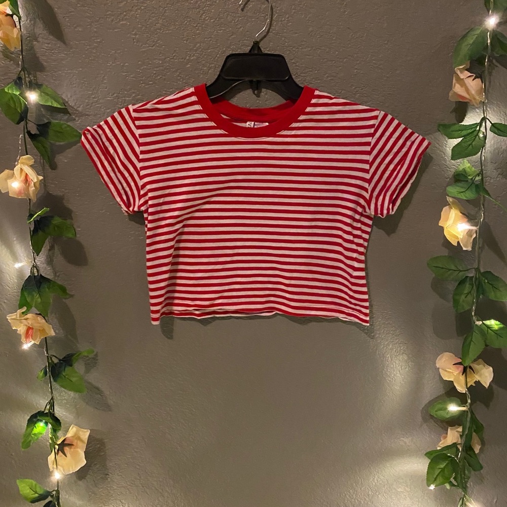 H&M Red and White Cropped Tee